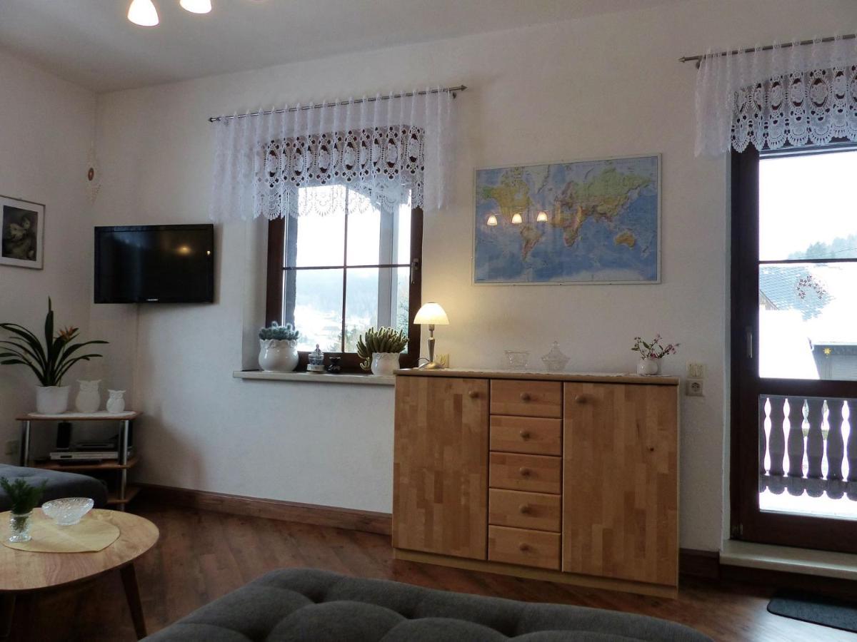 Cozy Apartment In Ore Mountains With Balcony ไบรเทนบรุนน์ ห้อง รูปภาพ