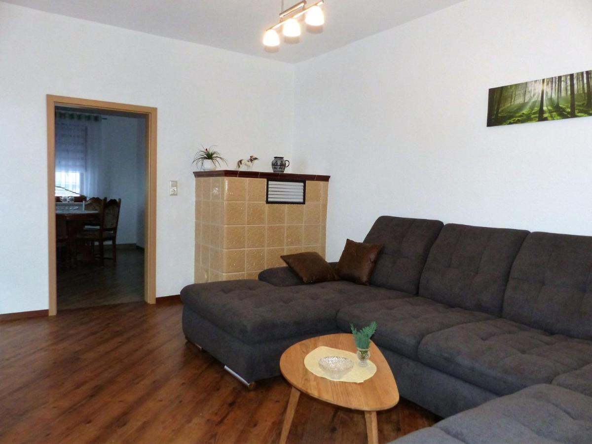 Cozy Apartment In Ore Mountains With Balcony ไบรเทนบรุนน์ ห้อง รูปภาพ