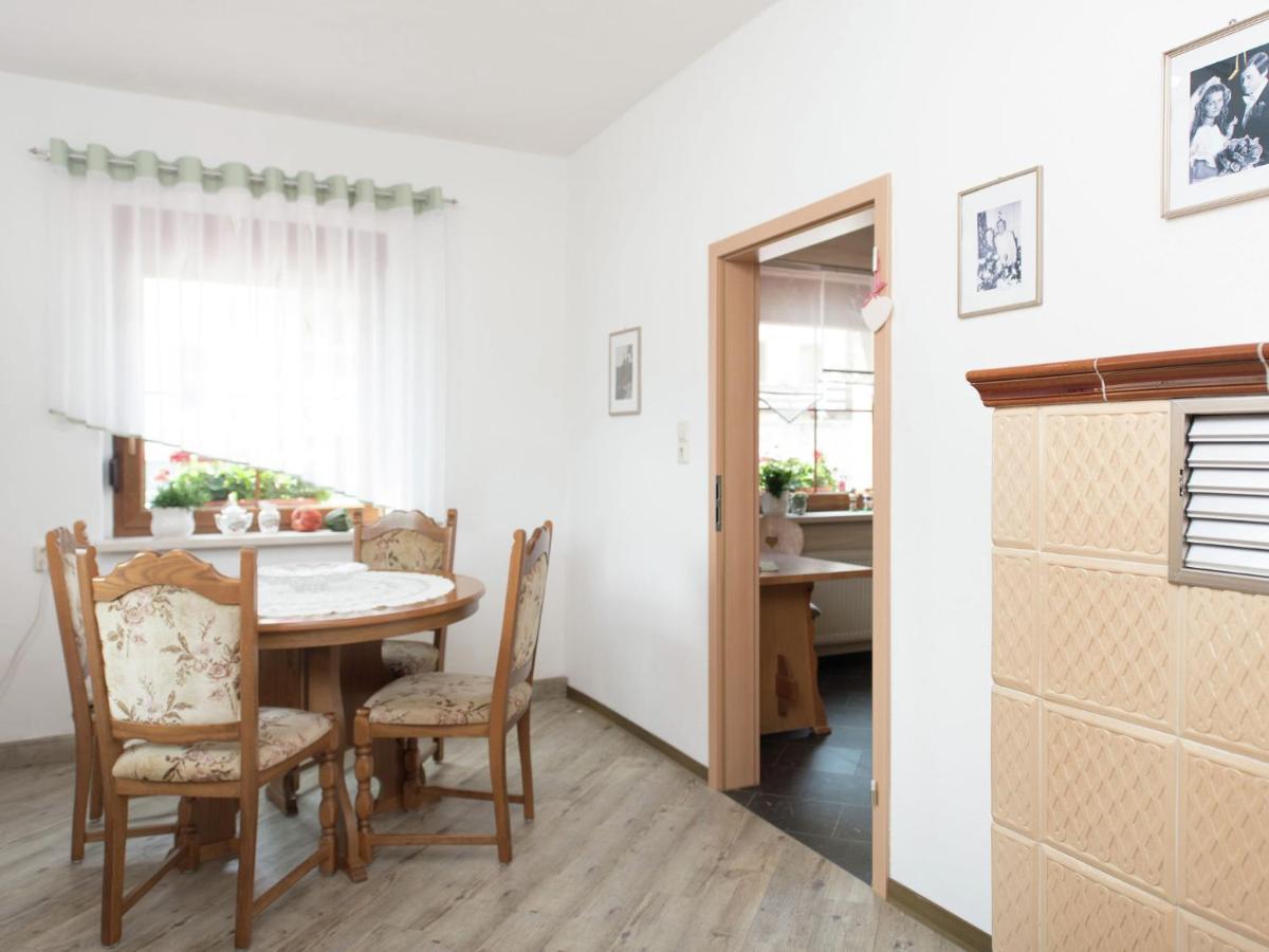 Cozy Apartment In Ore Mountains With Balcony ไบรเทนบรุนน์ ห้อง รูปภาพ