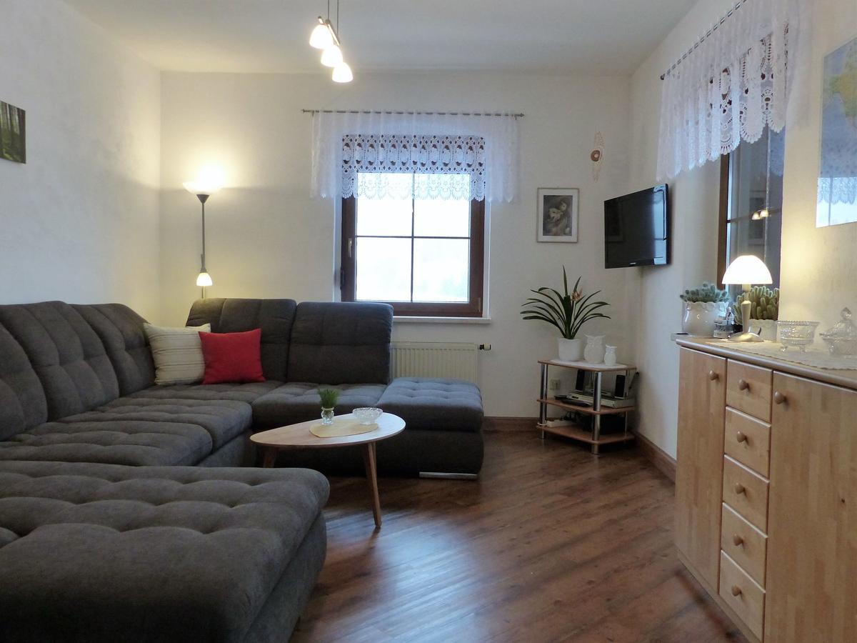 Cozy Apartment In Ore Mountains With Balcony ไบรเทนบรุนน์ ภายนอก รูปภาพ